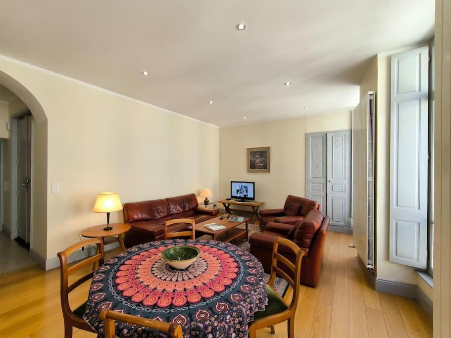 Spacieux-6 Pers-bien Equipe-quartier Du Chateau Appartement Pau