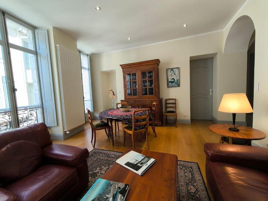 Spacieux-6 Pers-bien Equipe-quartier Du Chateau Appartement *
